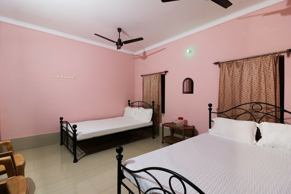 Фото Spot On 49052 Shree Chaitanya Math Teertha Bhawan