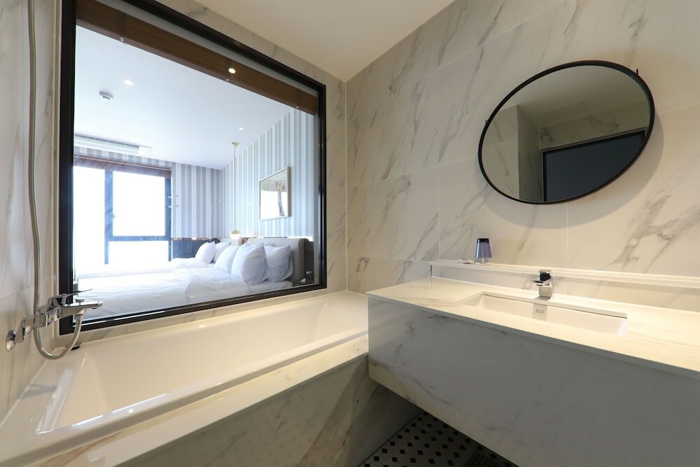 Фото Jeongja Beach Brown Dot