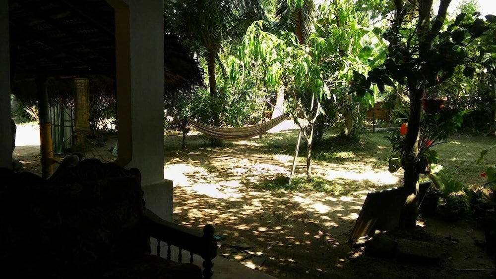 Фото Thevindu guest & red mud resturent