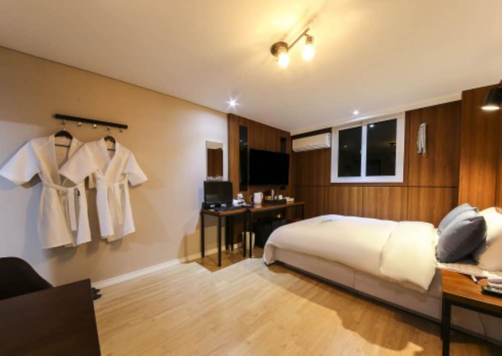 Фото Shilla E Stay Motel