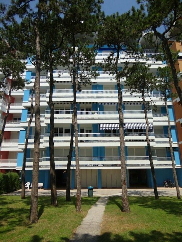 Гостиница Comfortable Apartment a Stones Throw From the Beach by Beahost Rentals