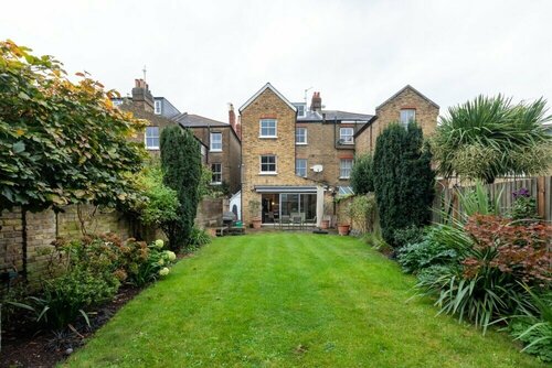 Incredible 5 Bedroom House W/private Garden -wandsworth!