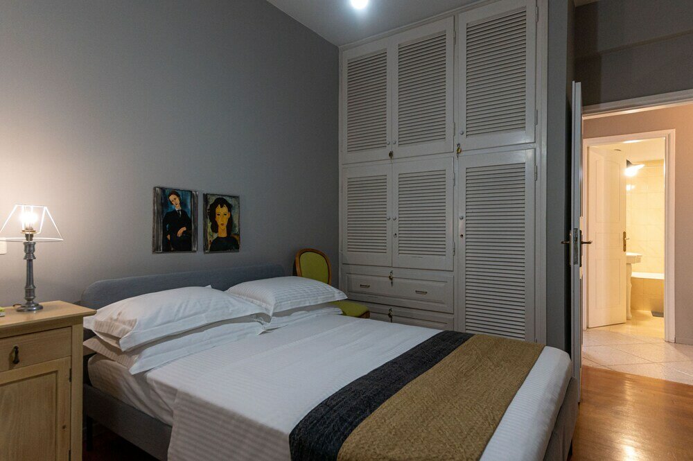 Фото Serene Seaside Bliss - Lush & Secluded Garden Oasis