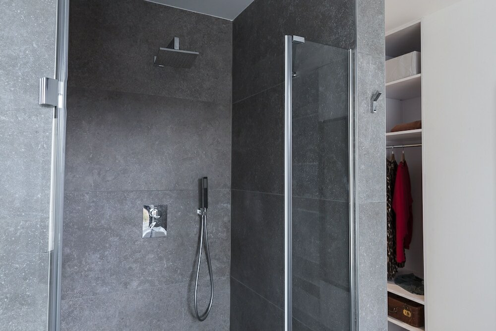 Фото Unit 6 - Colorful Smart Home Triplex Private Garden & Parking