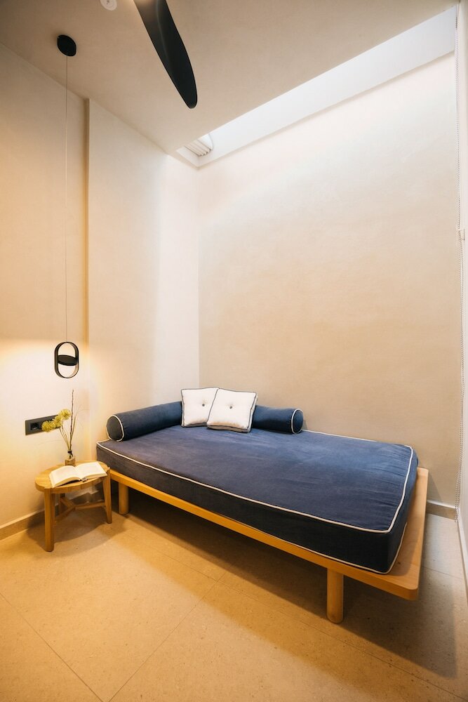 Фото Mirthea Suites