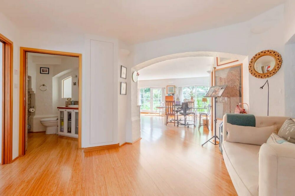 Фото Vibrant 2bd Flat - Near London Bridge