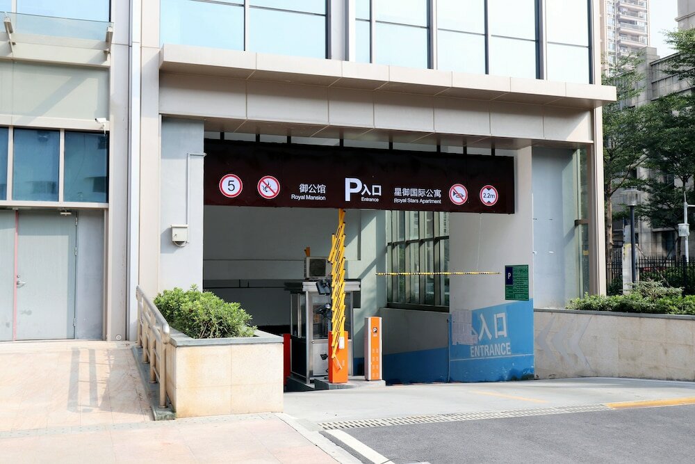 Фото Royal Star Apartment Central City Branch