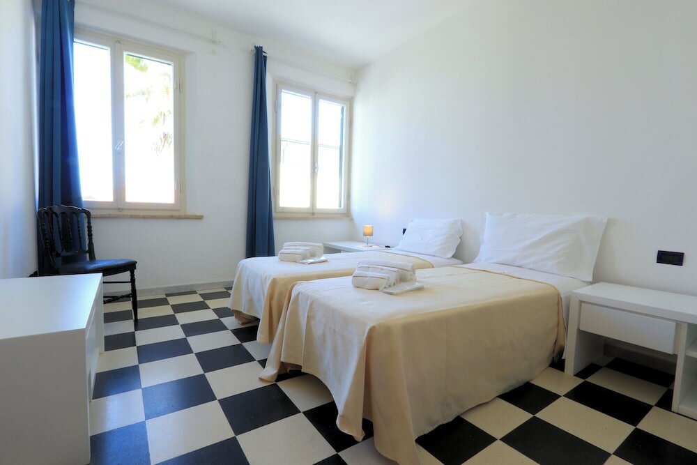 Фото Bed and Parking Cecina Rooms