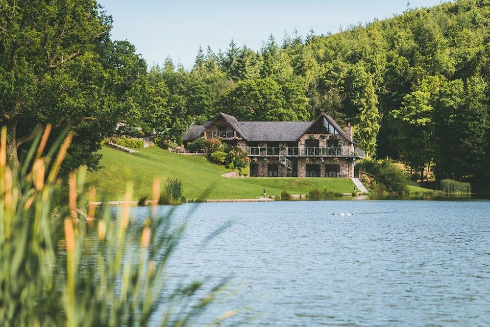 Фото Canada Lodge and Lake