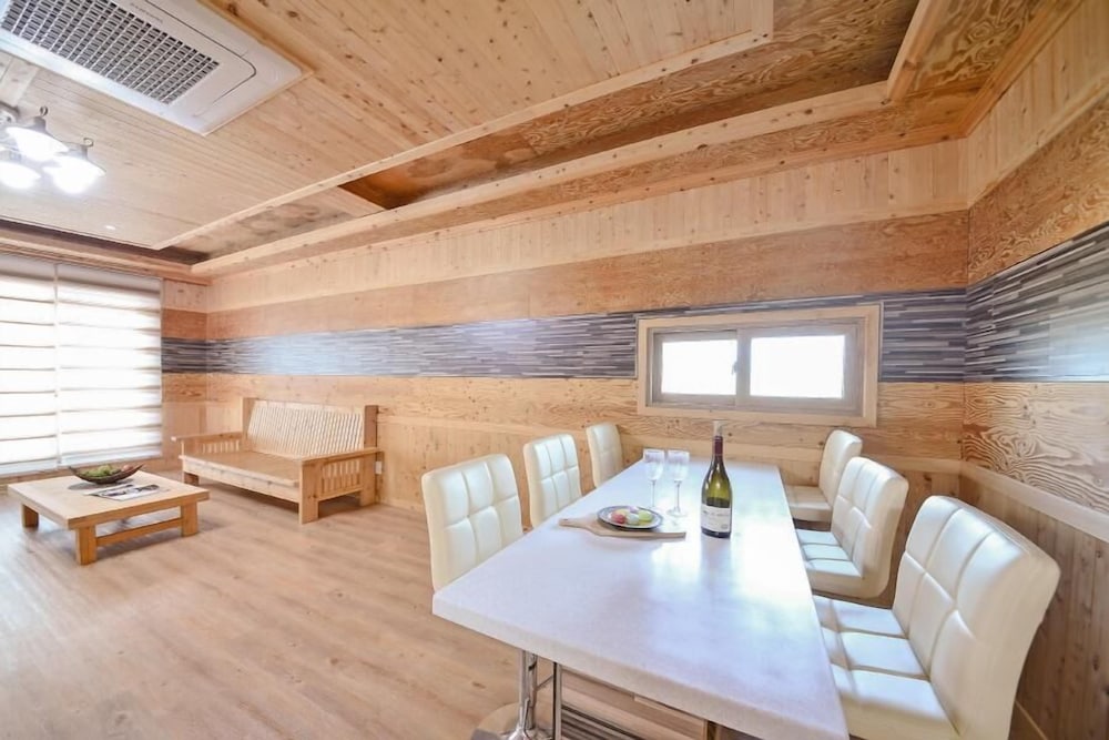 Фото Yeosu Sea and Starnight Pension