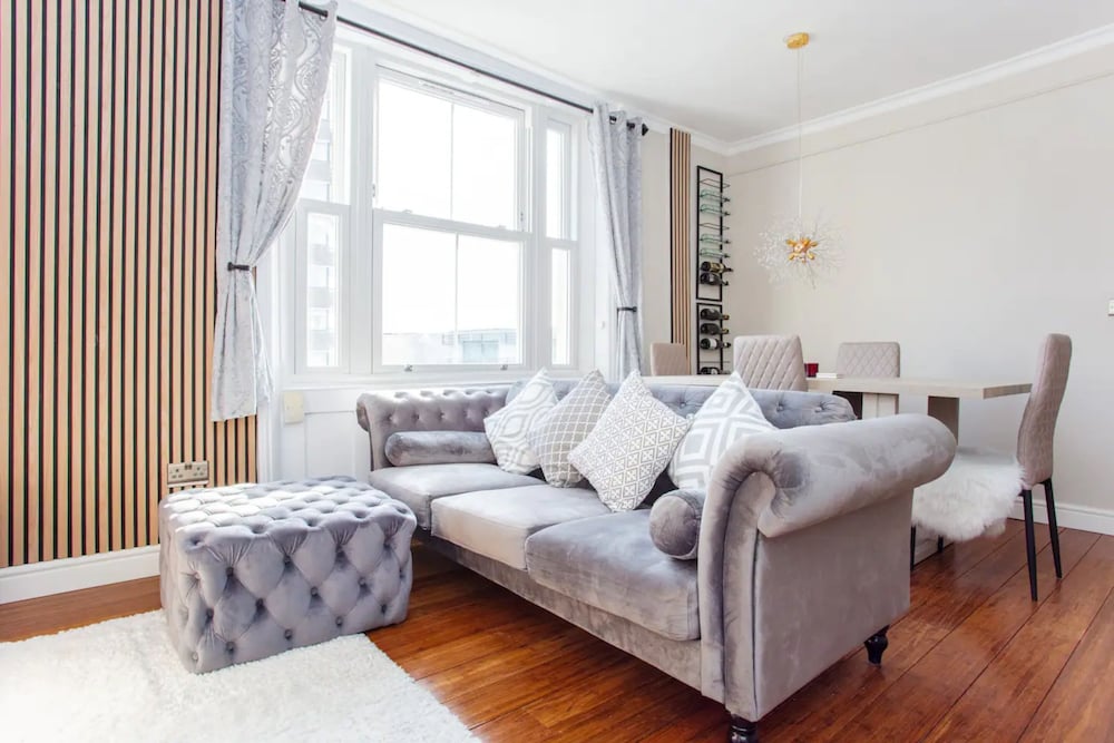 Фото Stylish 2 Bedroom Apartment Near Regents Park