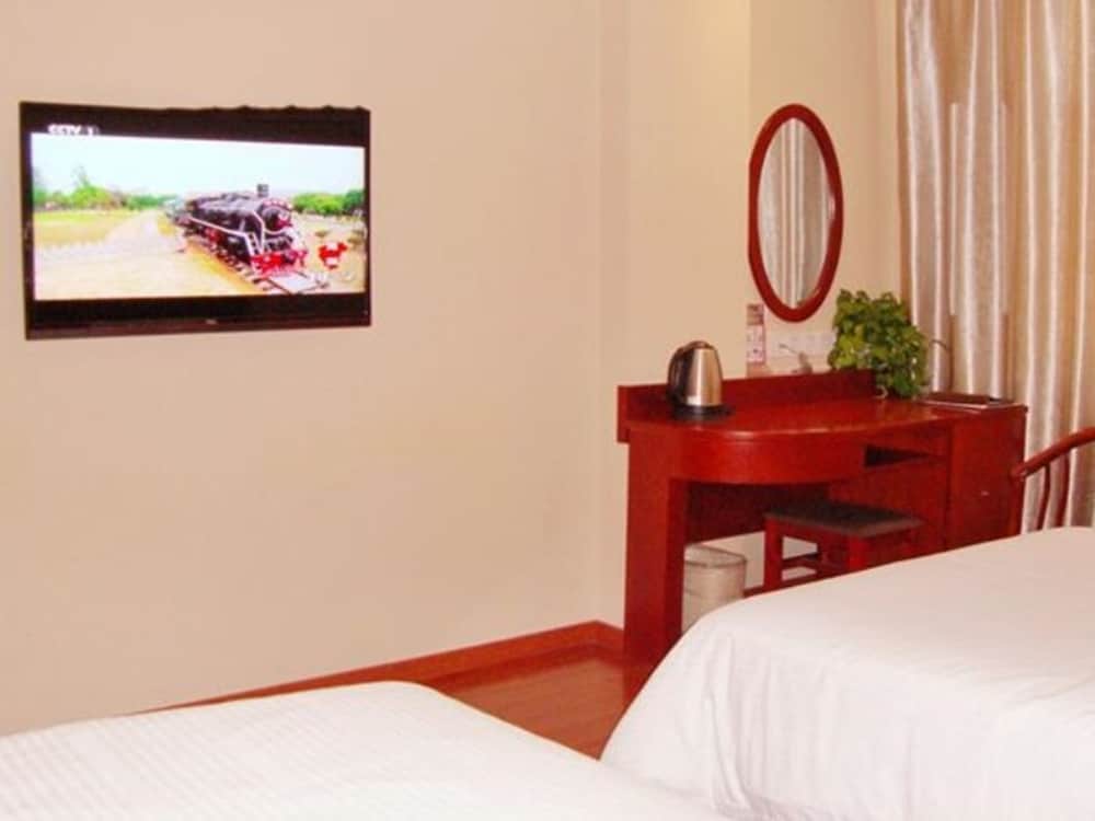 Фото GreenTree Inn ZhangJiaKou Qiaoxi District WuYi East Street JianXing Express Hotel