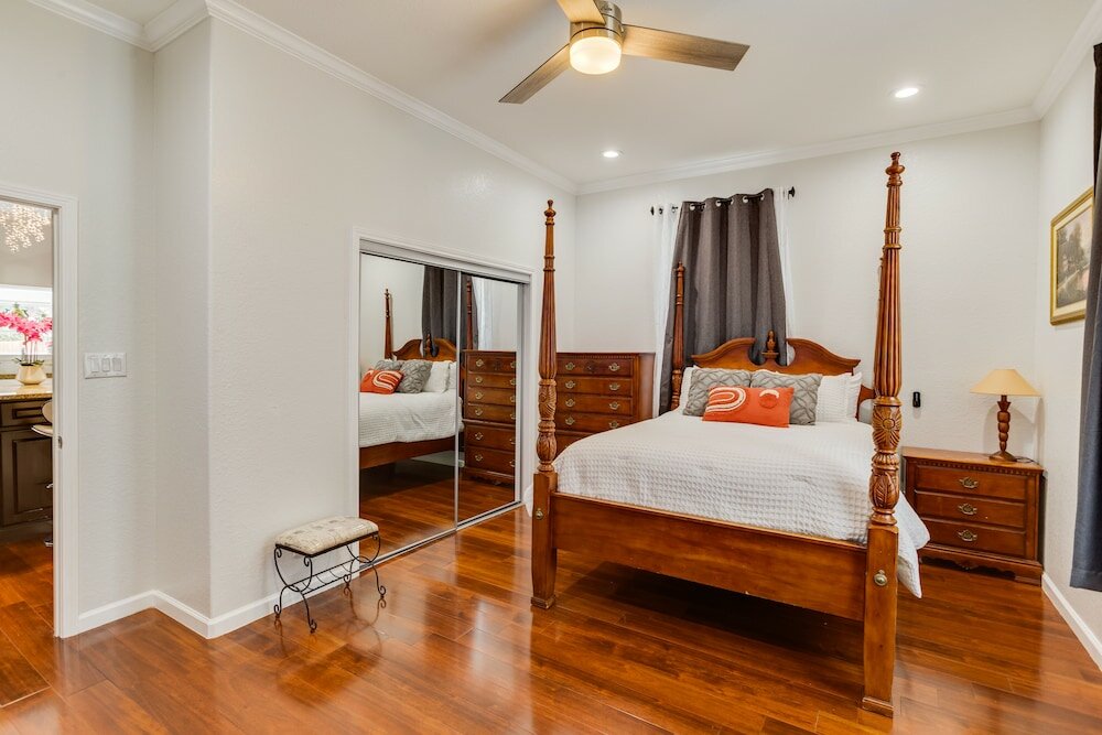 Фото Woodlawn Main-House Downtown Sa