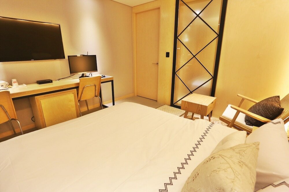 Фото Bucheon Renee