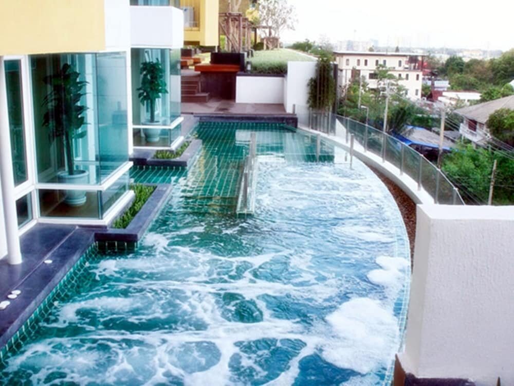 Short-term housing rental The Room at Msociety Impact Muangthong Thani, Bangkok, photo