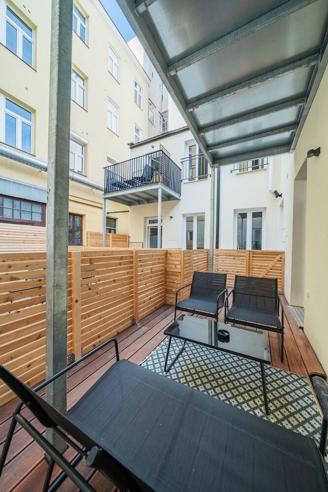 Фото The 15s Apartments