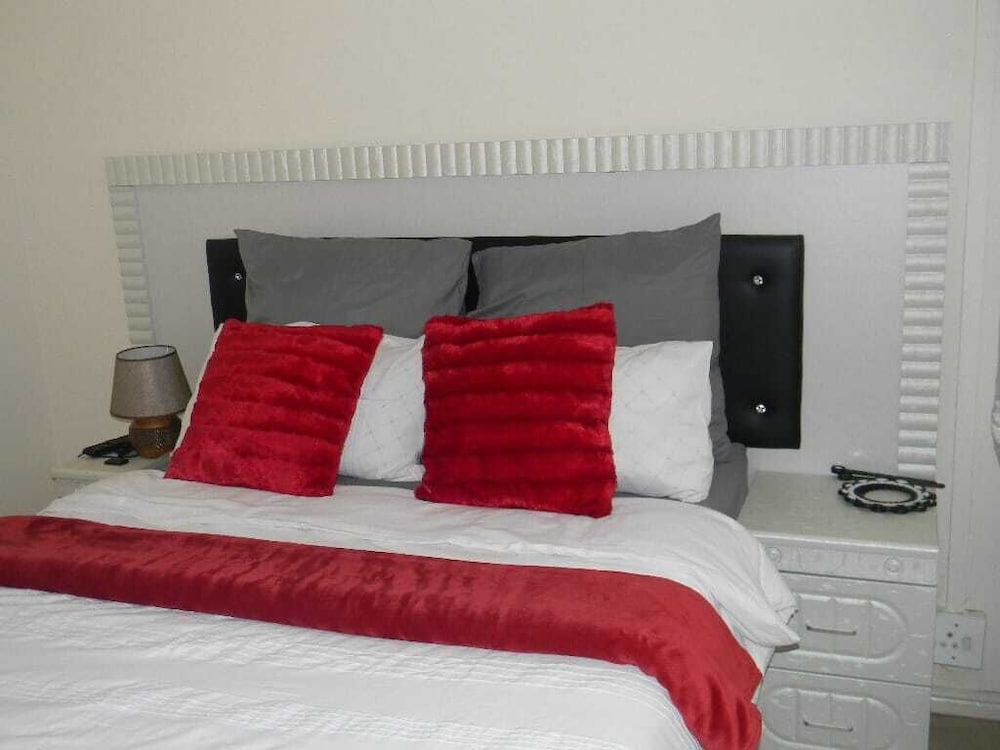 Фото M2t Guest House