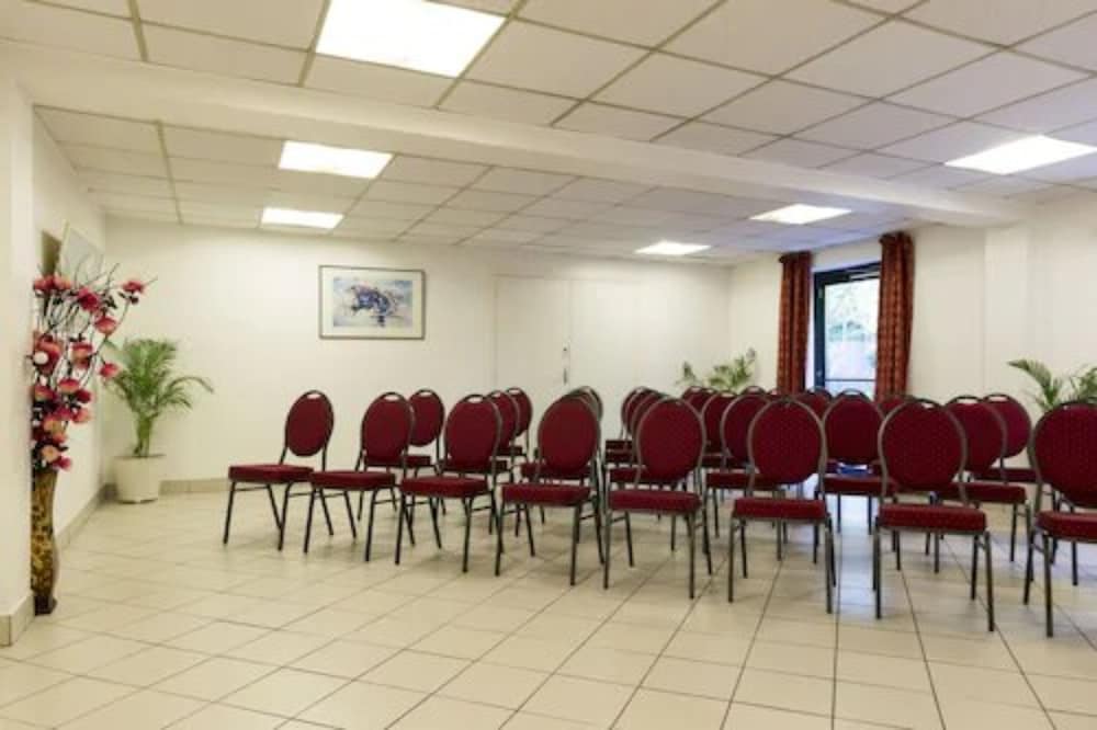 Фото The Originals City, Hôtel Paris Sud, Orly-Draveil