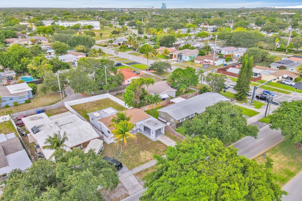 Фото Hollywood Hills House w Backyard-BBQ