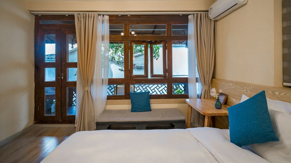 Фото Floral Joy Cat Hotel