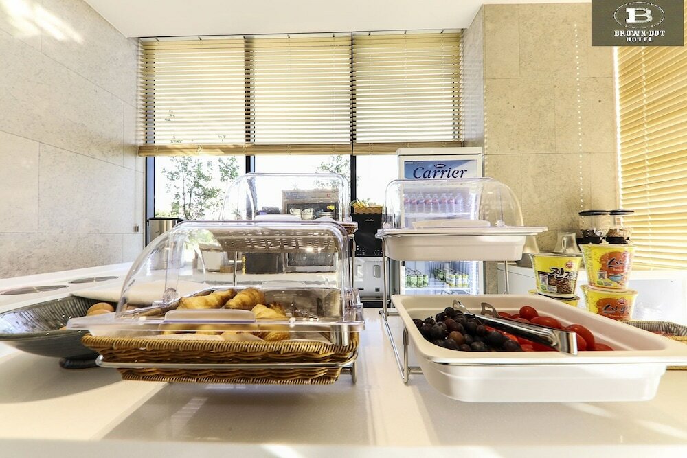 Фото Jeongja Beach Brown Dot