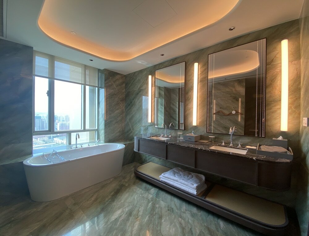 Фото Conrad Urumqi