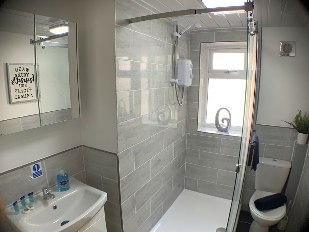 Фото Grand Central Budget Modern Apartments