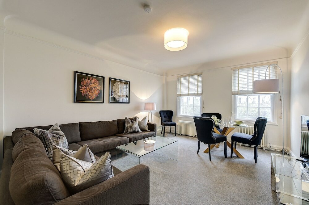 Фото Pelham Court Apartments