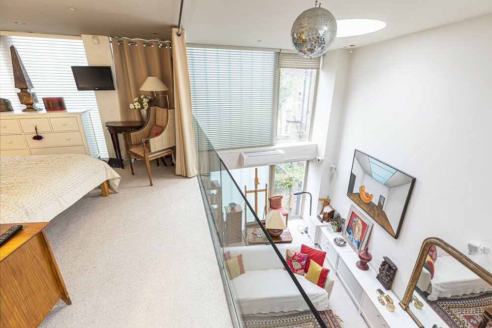 Фото Altido Artsy Studio Flat in Fulham near River Thames