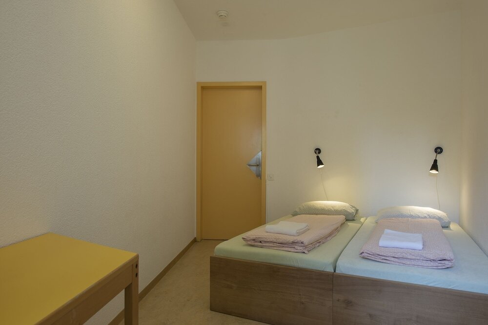 Фото Youth Hostel Montreux