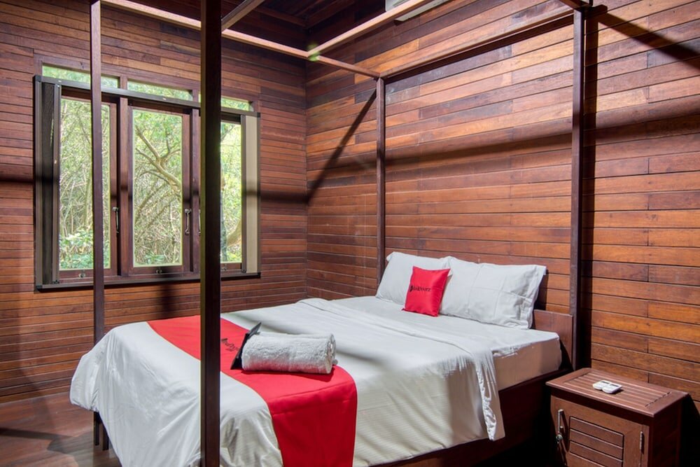 Фото RedDoorz Resort @ Taman Wisata Mangrove