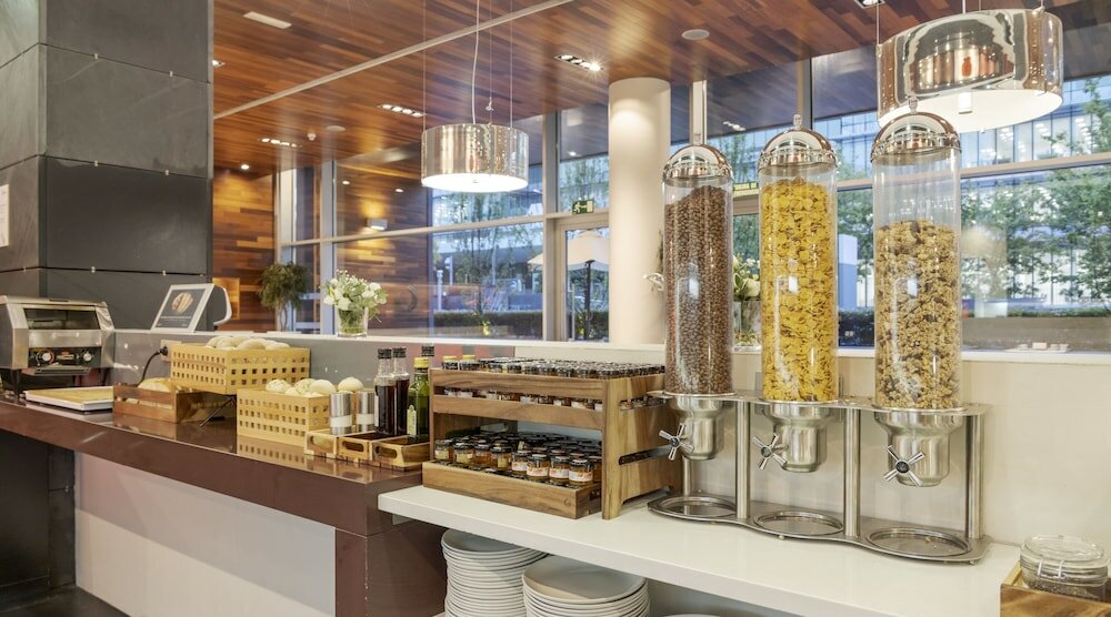 Фото Hotel Ilunion Atrium