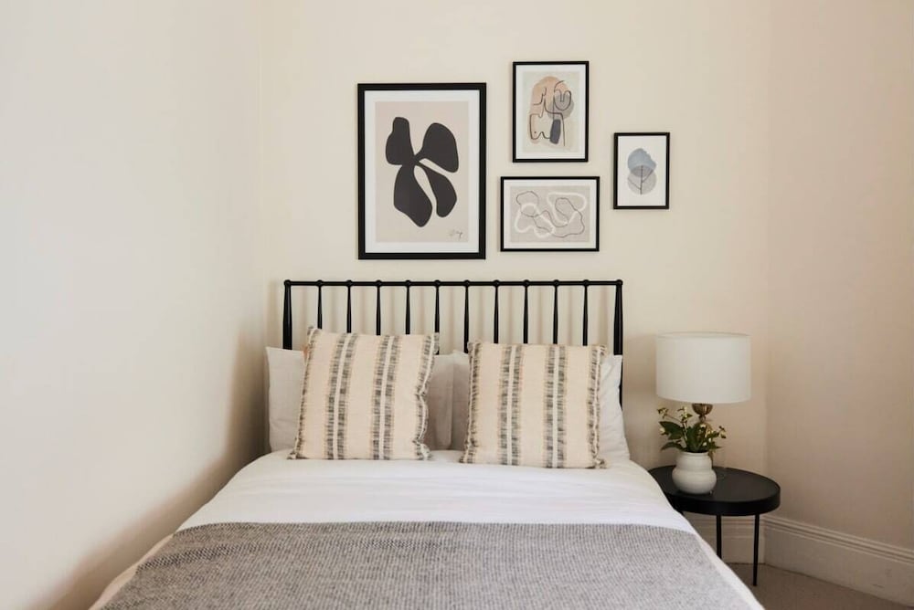 Фото The Hyde Park Mansion Place - Lovely 3bdr Flat