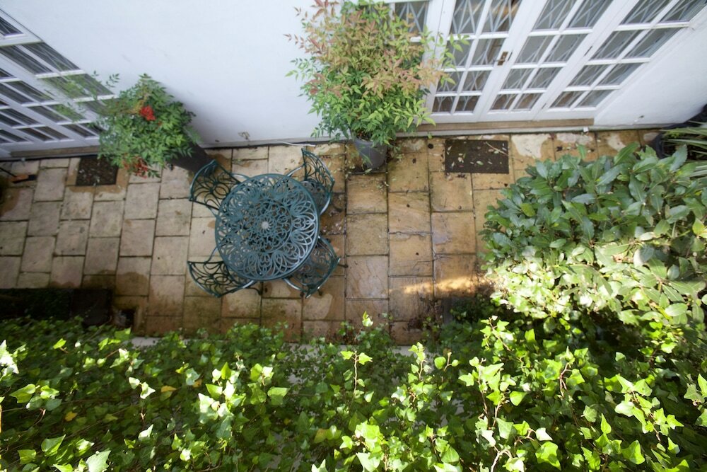 Фото A Place Like Home - Two Bedroom Flat near Gloucester Road