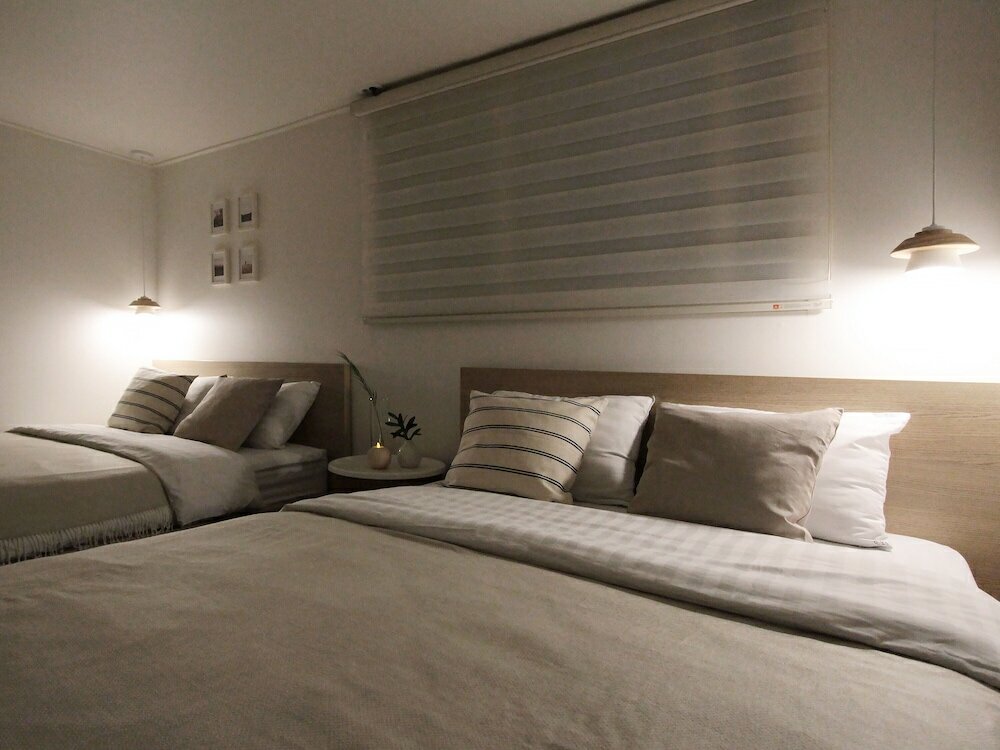 Фото Neat House Hongdae