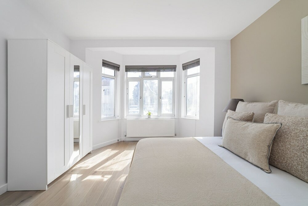 Фото The Neasden Villas