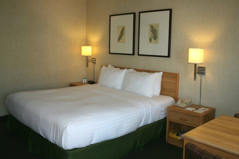 Фото Vagabond Inn Los Angeles at Usc