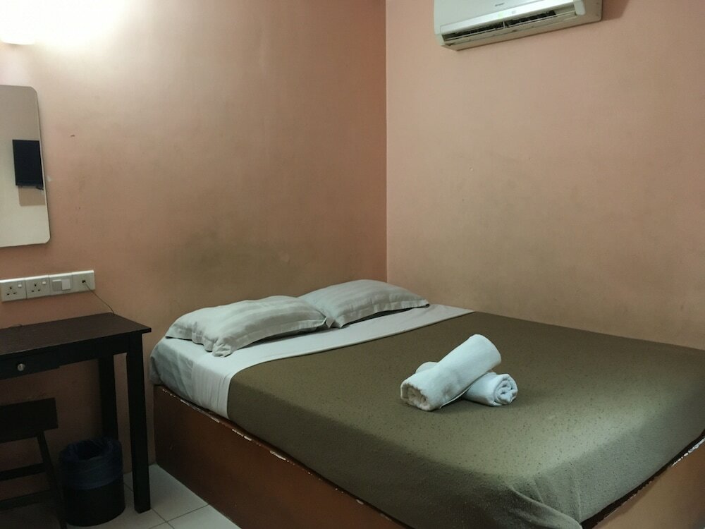 Фото Red Apple Hotel