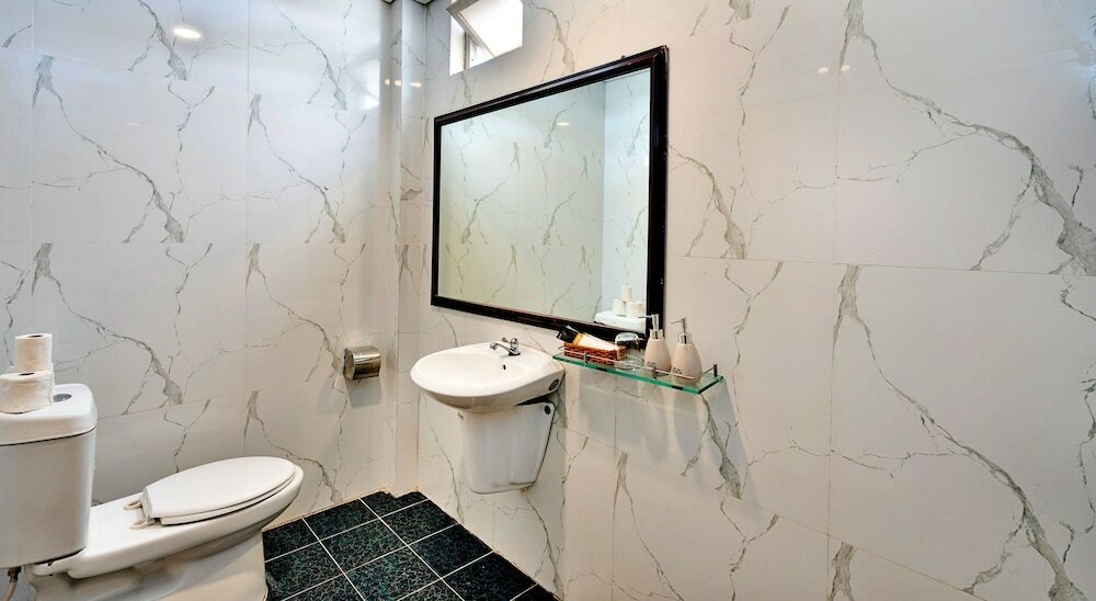 Фото Hanz Cosmos Central Hotel