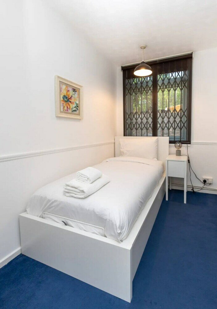 Фото Spacious & Welcoming 4bd House - Kennington