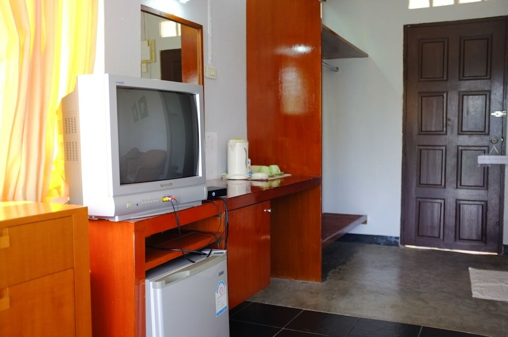 Фото Thaniza Beachfront Resort