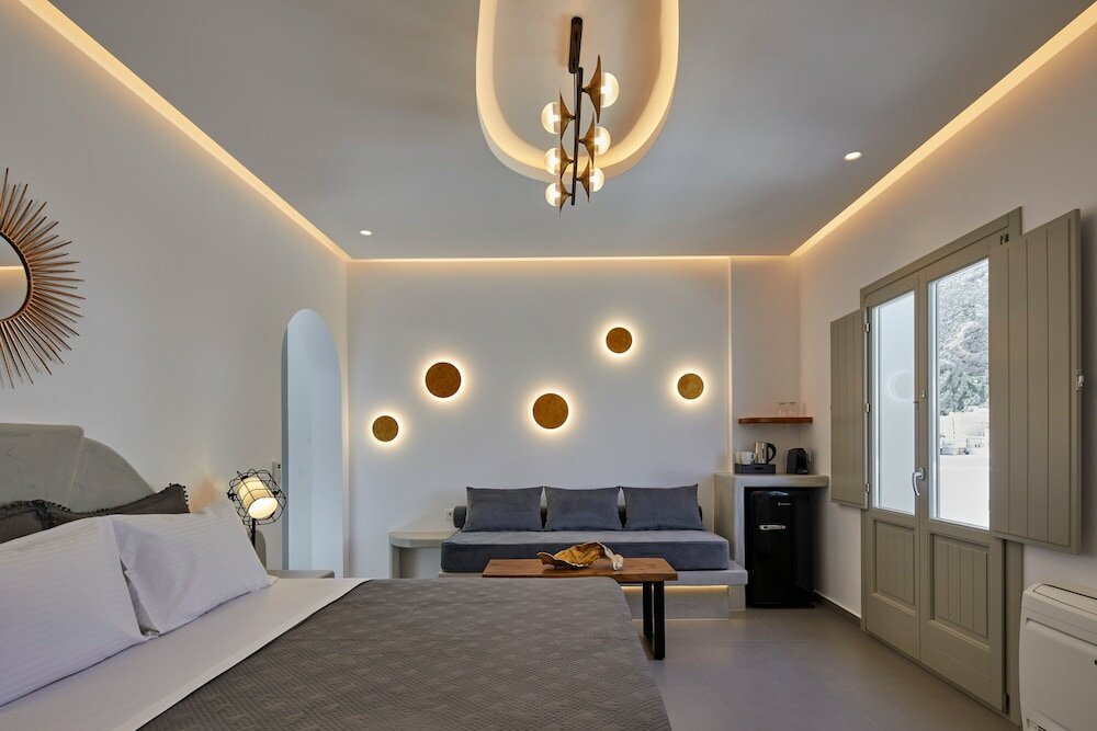 Фото Mountain and Sea Suites