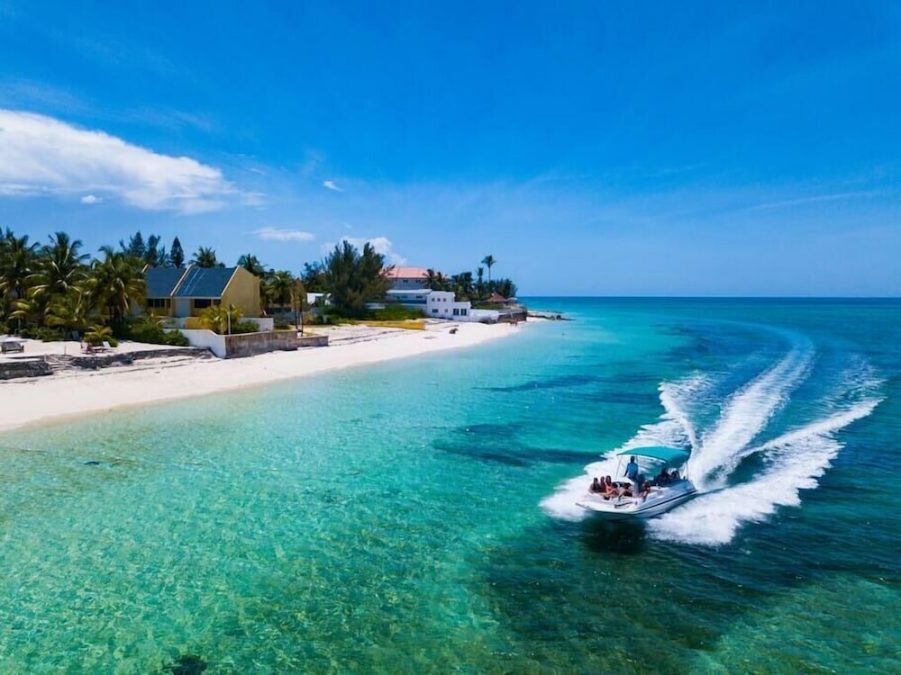 Фото Blue Ocean Village House at Cable Beach
