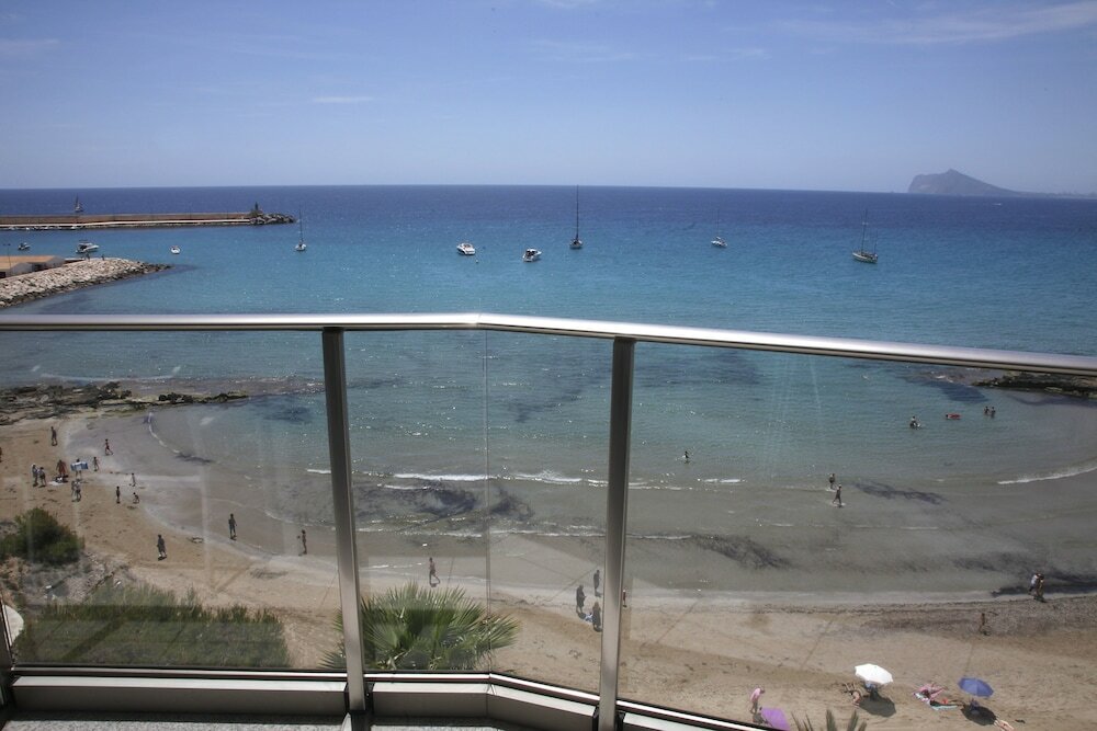 Фото Exclusive Frontline Apt. in Luxury Residence