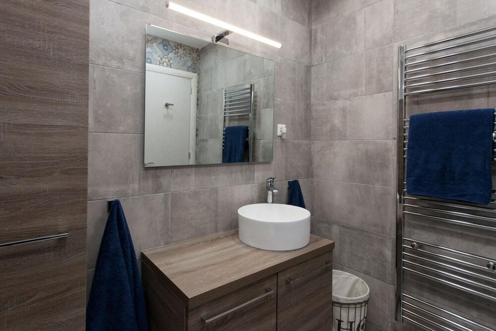 Фото Lovely 2 Bedroom apt in Metaxourgio Center