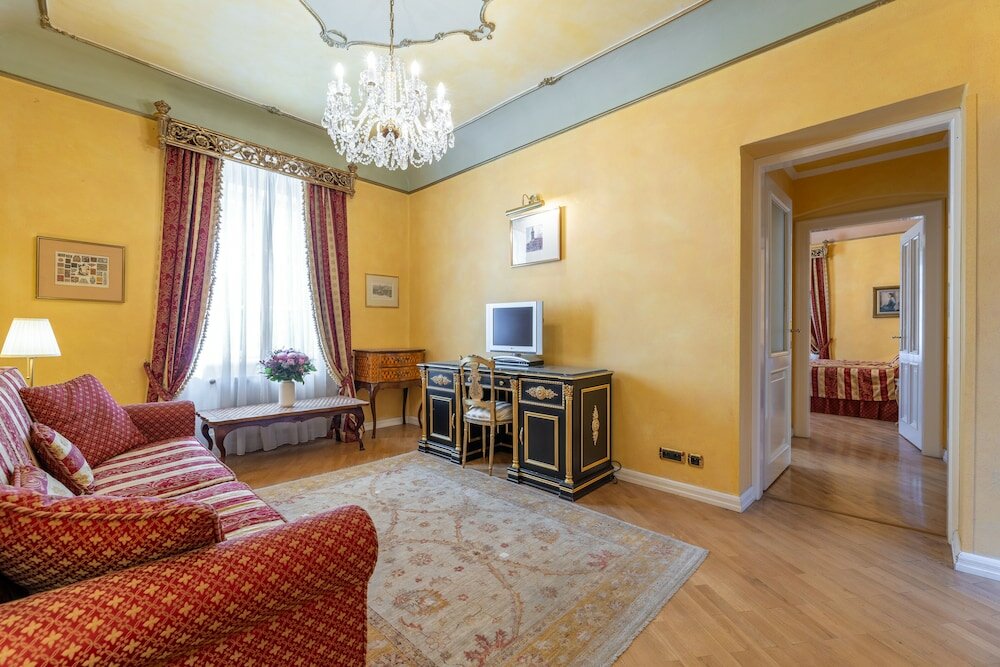 Фото Nosticova Apartments