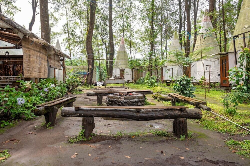 Фото RedDoorz @ Apache Camp