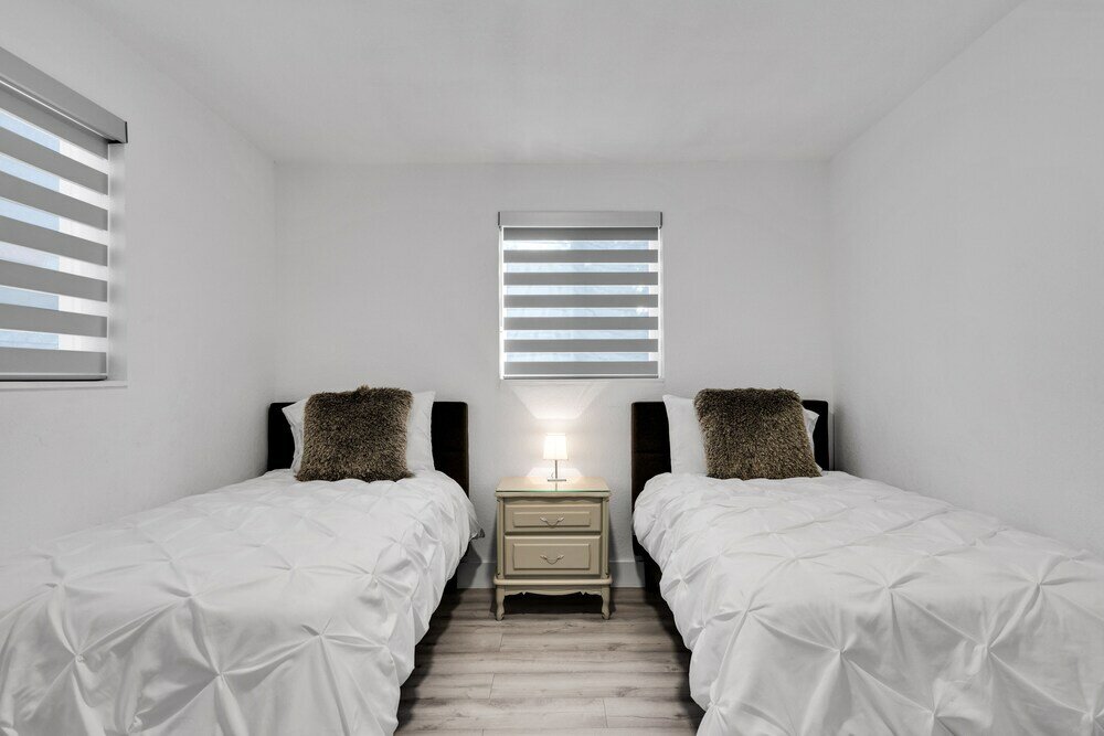 Фото Hollywood Hills House w Backyard-BBQ