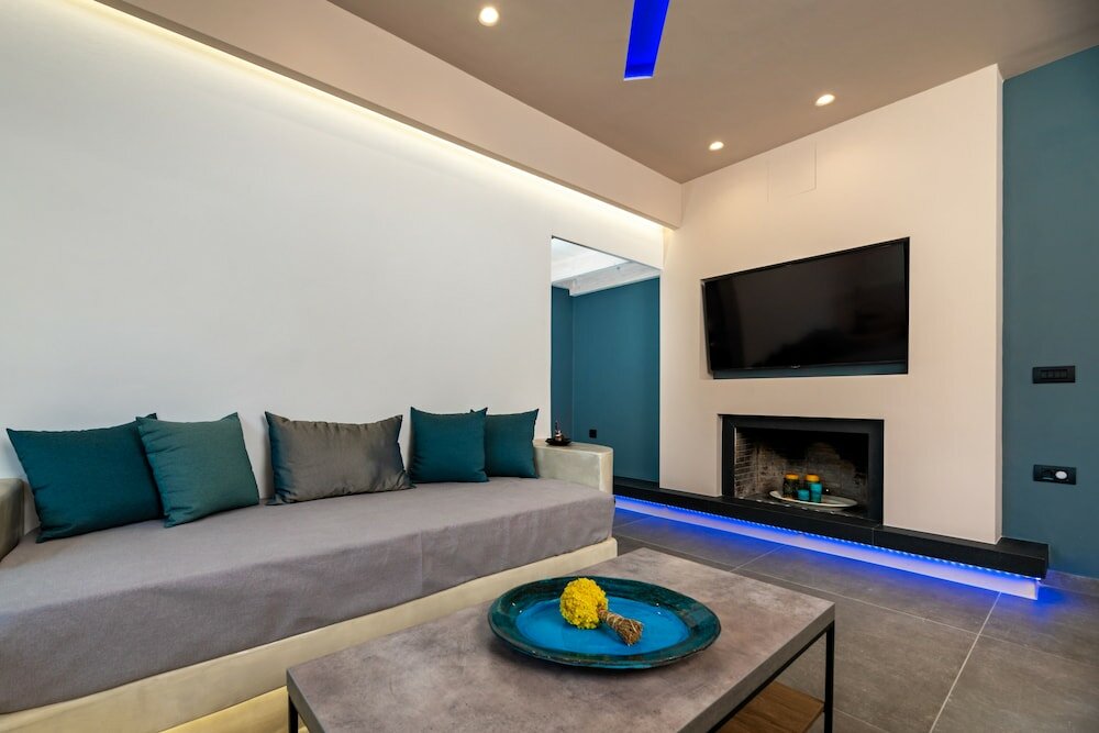 Фото The Penthouse Santorini