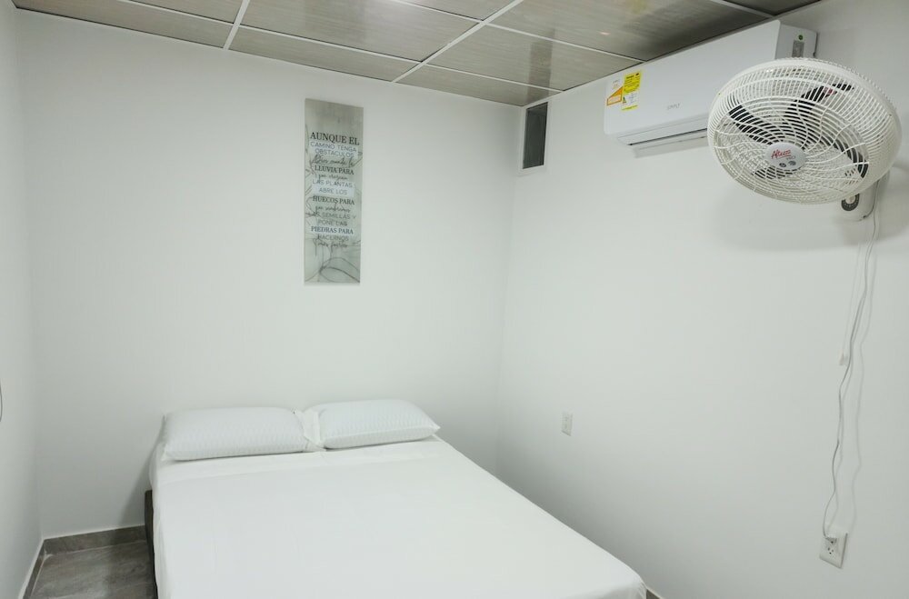 Фото Hostal Willy Home